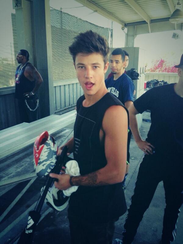 CameronpersonaI's tweet photo. I go by the name, badass😏😮 http://t.co/Kx3lQW0gYh