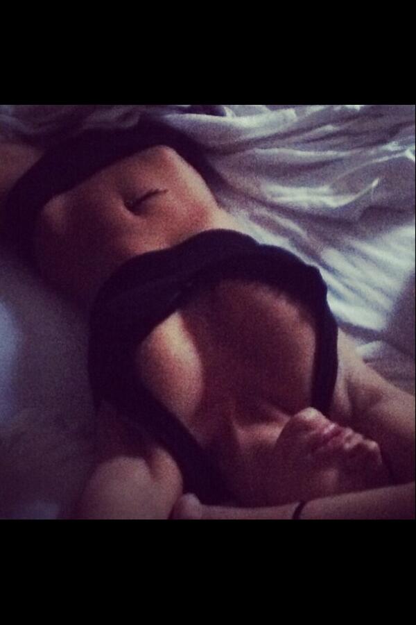 AlektraFanss's tweet photo. Exhausted 😵 night everyone 😘😴 http://t.co/JRmSitaIm0