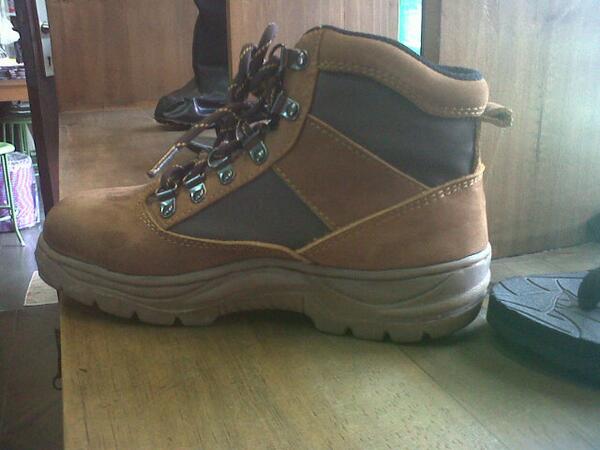 Di toko yang di DU ada ga ?RT <a href="/KawaniEuy/">Kawani Bandung</a>: <a href="/pasungmatioffic/">Waluh </a> ini pict nya ,iya nutup mata kaki :)