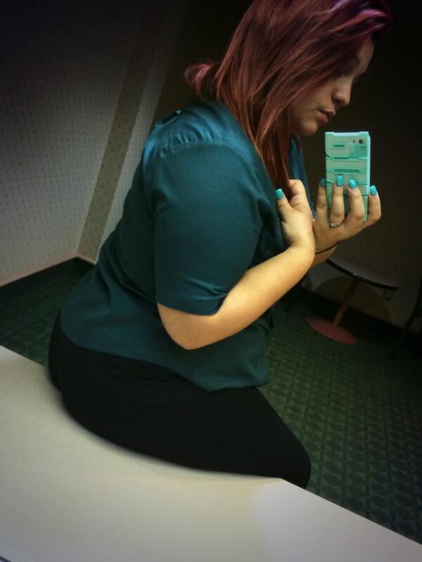 Johnnie_Babe's tweet photo. Bartender booty #bartender #booty http://t.co/MiB9C003Lf
