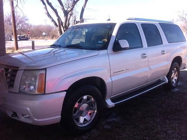 edwardsjon470's tweet photo. Found on Craigslist:
2003 cadilac  Escalade ESV - $9500 http://t.co/W6A8GGykGC http://t.co/YOsSk7wsA2