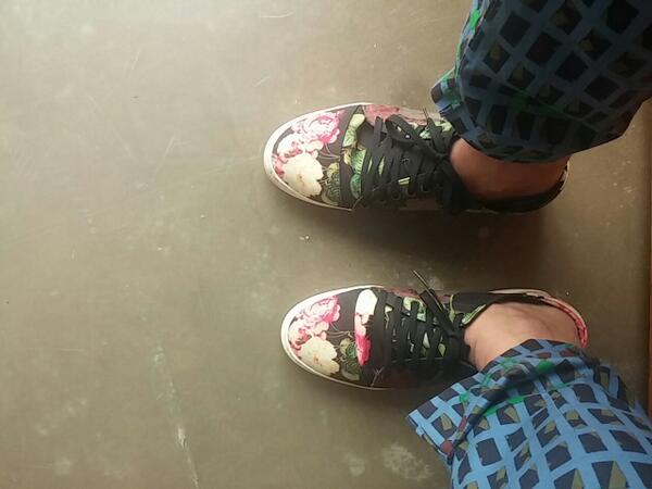geniusoh's tweet photo. 요즘애정하는 synn 플라워 스니커즈#synn http://t.co/oSQph5yIjK