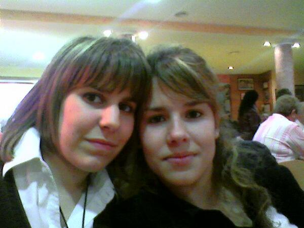 noeliatorres91's tweet photo. pequeña solo en altura... grande en todo lo de+!!compi d locuras, muchisimas felicidades! @monicrevuelta #hacetiempo http://t.co/zCNzux37PM
