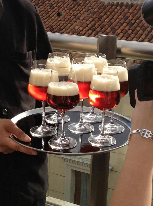 Cervecear's tweet photo. Y para hoy ¿trigo o abadía? http://t.co/HHq91jOW6D