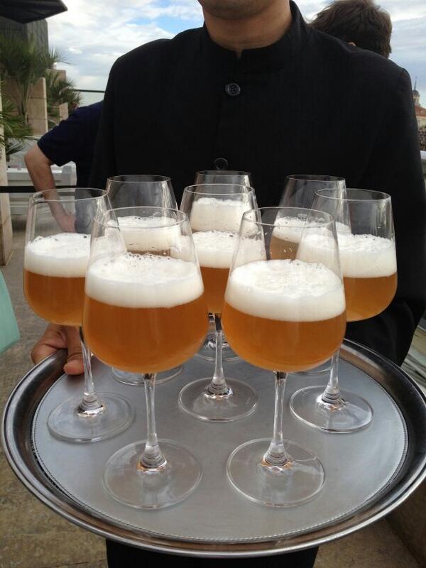 Cervecear's tweet photo. Y para hoy ¿trigo o abadía? http://t.co/HHq91jOW6D