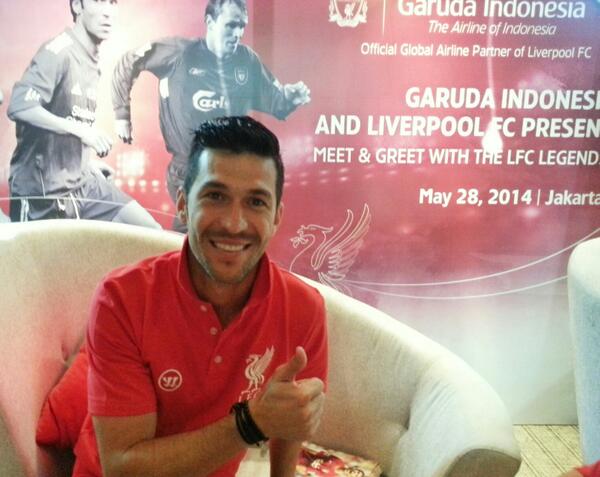 IndonesiaGaruda's tweet photo. Salah satu @LFC legend, @LuchoGarcia14, mengirimkan salam kepada seluruh fans setia Garuda Indonesia! #GA_LFC http://t.co/mY1CseLutR