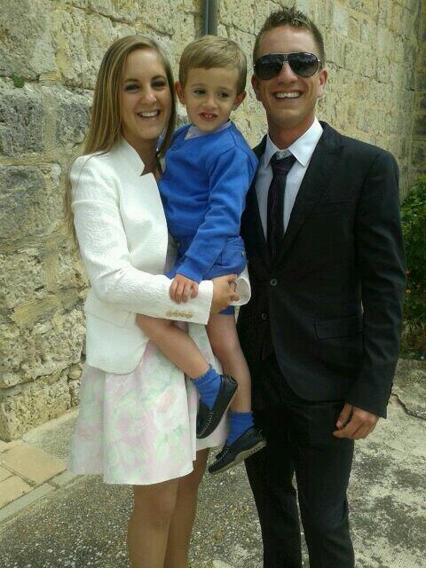 CarlosGarc90's tweet photo. Mira @EvaGarcia92 parecemos matronio tati......jejeje http://t.co/SKEsKGqeJs