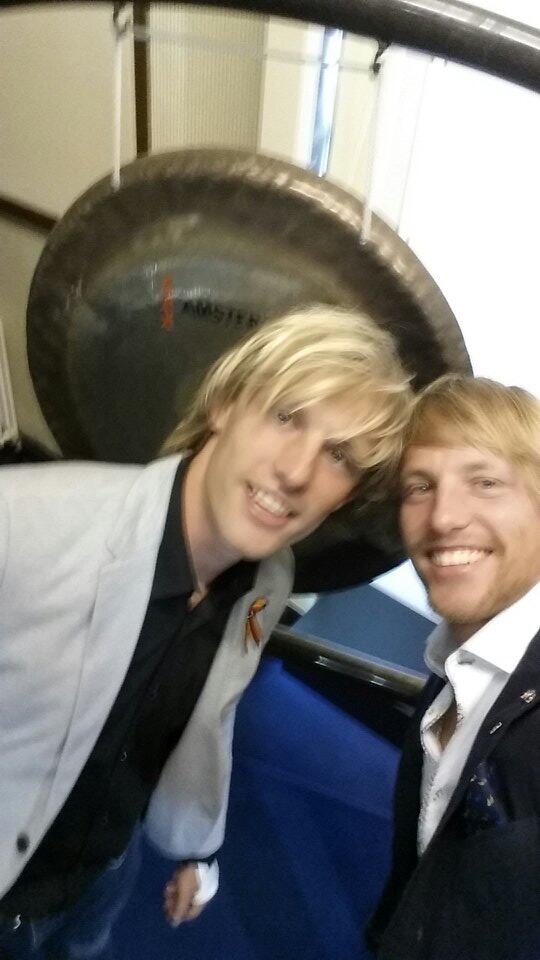 muldermichel's tweet photo. Beurs openen voor de wereld ms dag #gongselfie http://t.co/2VDRn42DoM
