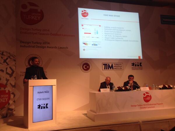Design Turkey 2014 Endüstriyel Tasarım ödülleri lansmanı ETMK Başkanı Ayberk Yağız sunum yapıyor.