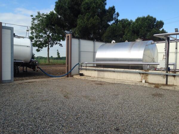 ccengineering's tweet image. Carico olio di colza finito !