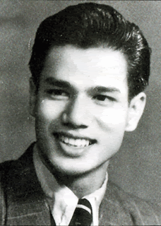 The_Mamu's tweet photo. Sultan paling handsome abad ini. Al-fatihah. http://t.co/MAryYZmWwJ