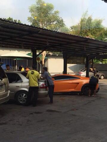 Yellow Car Wash tweet media