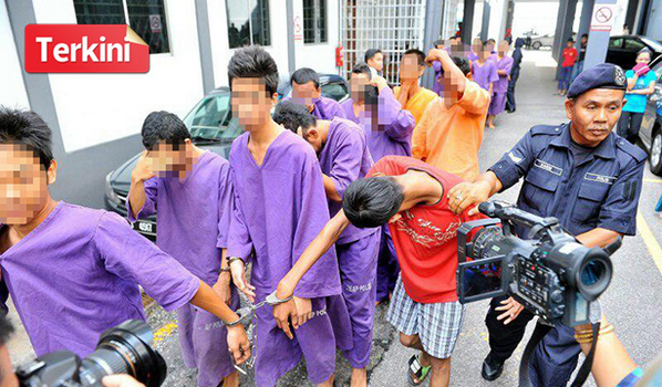 SampahRemajaKL's tweet photo. 38 perogol dah kene tangkap. Agak2 nak buat apa dengan dorg ni http://t.co/rJyYZ8zerY