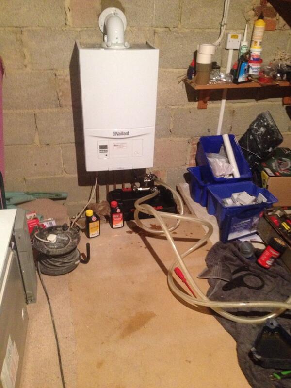 GGLPlumbing's tweet photo. Combi change today followed by a power flush via a magna clean. #vaillant  with a 5 year guarantee http://t.co/wtSR6ZM0eb
