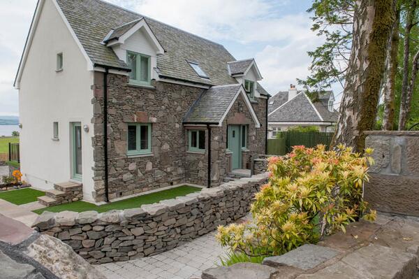 oaktreebalmaha's tweet photo. The newest place to stay at The Oak Tree Inn, it's Aber Cottage #Balmaha #LochLomond http://t.co/BqF8PFUx5K