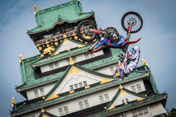 Plusmoto's tweet photo. Fotaza de @Danytorres71 en Osaka X-Fighters! http://t.co/LxGuODguDd http://t.co/KuoM3hQao4