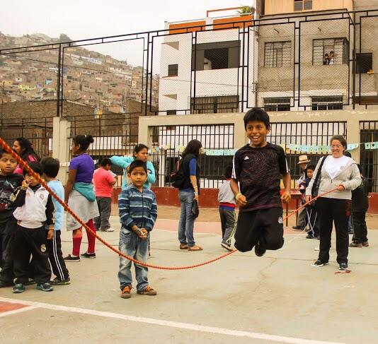 encuentrosSJS's tweet photo. Celebración por el Día Internacional del Derecho al Juego en El Agustino. http://t.co/DK4ejhfzWF http://t.co/wU0aQEsm2I