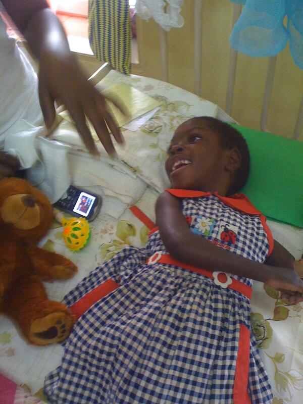 KidsRights's tweet image. Ze is tijdelijk in het ziekenhuis voor o.a. een speciale voedingsbehandeling. Het gaat goed met Hope. 2/2 #prodg