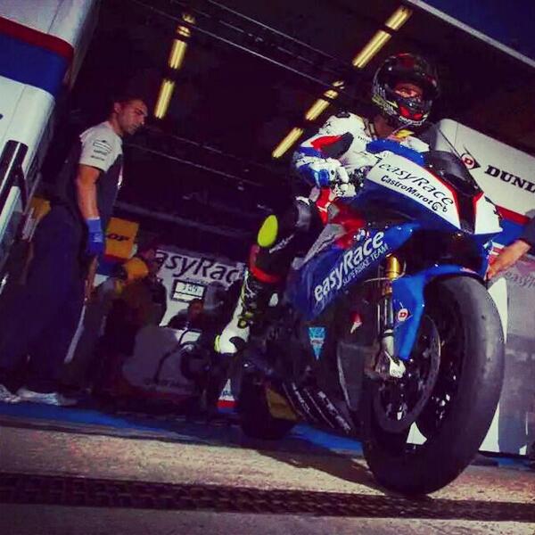 Rivas7Dani's tweet photo. Segundo dia de test,VAMOS! http://t.co/xDQdE3Atkm