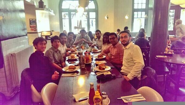 ProjectLink14's tweet photo. Team bonding at #Byron for #ProjectLink . #burgers  #GPDesignPS http://t.co/xlXW1IHGMB