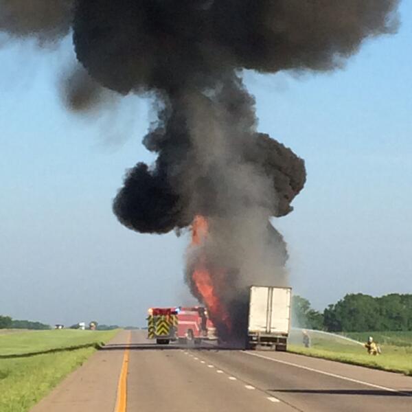 TrooperBenKs's tweet photo. Opening up just the Passing lane of Northbound I-135 following a Semi fire. #SemiFire http://t.co/EvlWiZelDJ