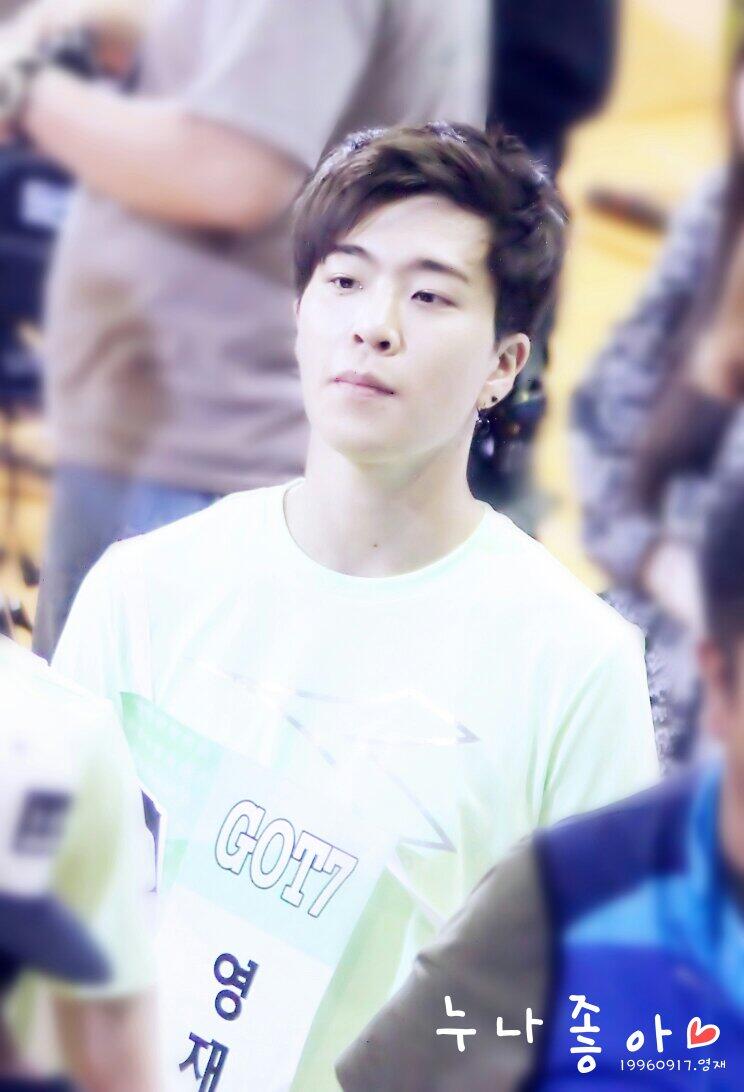 Bou___QIIAAwb-c.jpg:large