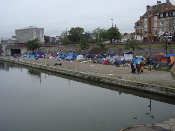 EELVCalais's tweet photo. @eelvnpdc  - #MIGRANTS #CALAIS Nous dénonçons l'expulsion et réclamons l'urgence humanitaire  https://t.co/7CnFEgJPXI http://t.co/UhSmjTAxCi