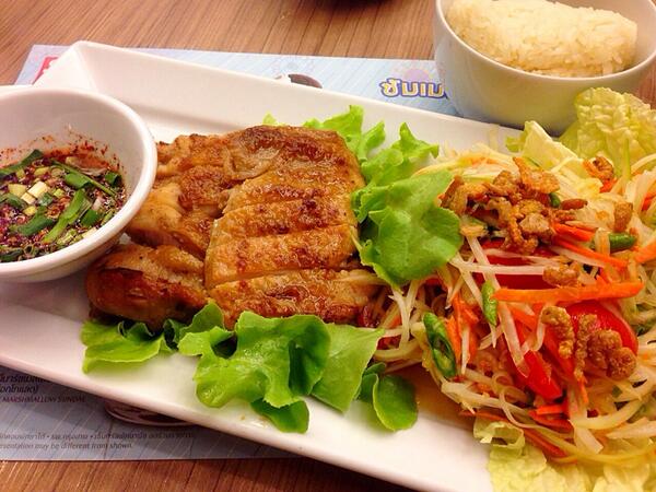 PinkuNeko's tweet photo. Thai Style Grilled Chicken and Som Tam at S&amp;P (เอส แอนด์ พี) http://t.co/1w9NpvytGn http://t.co/axoglzpJhe