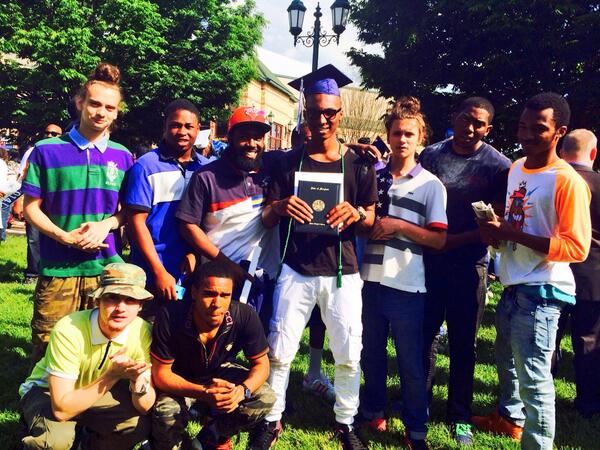 TopDawggTim's tweet photo. MY SQUAD I LOVE MY BROS @MoneyBoyMarii_ @IGOT_MULAA @Lil_Nash__ @DOEMDIRTYBIRD STEVE COBOB ND LEAK 💯💰💉🔫 http://t.co/VZ4LWUgAwq