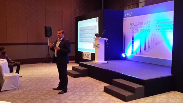SheetalBhoweer's tweet image. #EMCISilon’s  Dr @SUMMINTO just rocked the the house at Manage your #bigdata Growth  and Gain Business Value roadshow