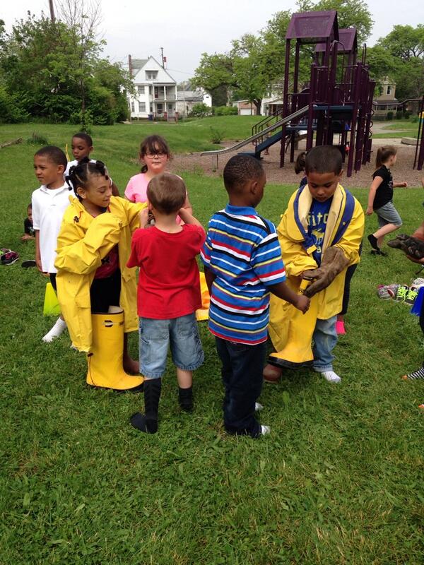 WaverlyCMSD's tweet photo. Firefighters relay.  Working as a team! http://t.co/YtSrotPTi5