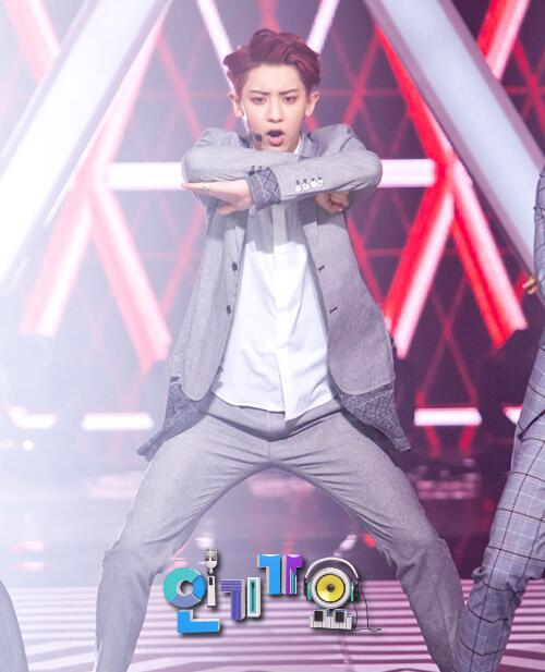 exojunet's tweet photo. "EXOcastle: [HQ/OFFICIAL] 140528 SBS Inkigayo Website Update - Chanyeol http://t.co/zMr2ZL4hMV http://t.co/suV5k4SknN"