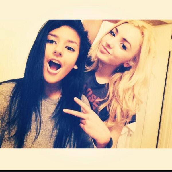 EmilySimmer3's tweet image. There are sooo beautiful......makes me wanna cry.