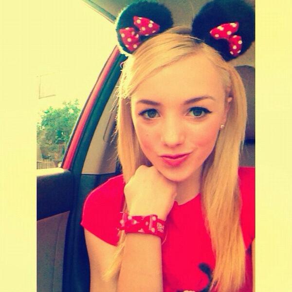 EmilySimmer3's tweet image. Mickey Ears😘