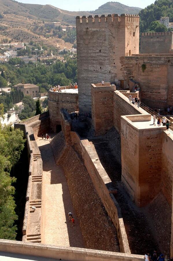 granada_turismo's tweet photo. @GranaSocialLife Gracias por seguirme
@granada_turismo http://t.co/ZQ4KQbHra3