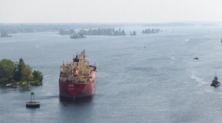 savetheriver's tweet photo. Ship traffic still stopped on the River. 100,000 gallons of fuel onboard but no spill. USCG has boom deployed in case http://t.co/qumsFY7ul6