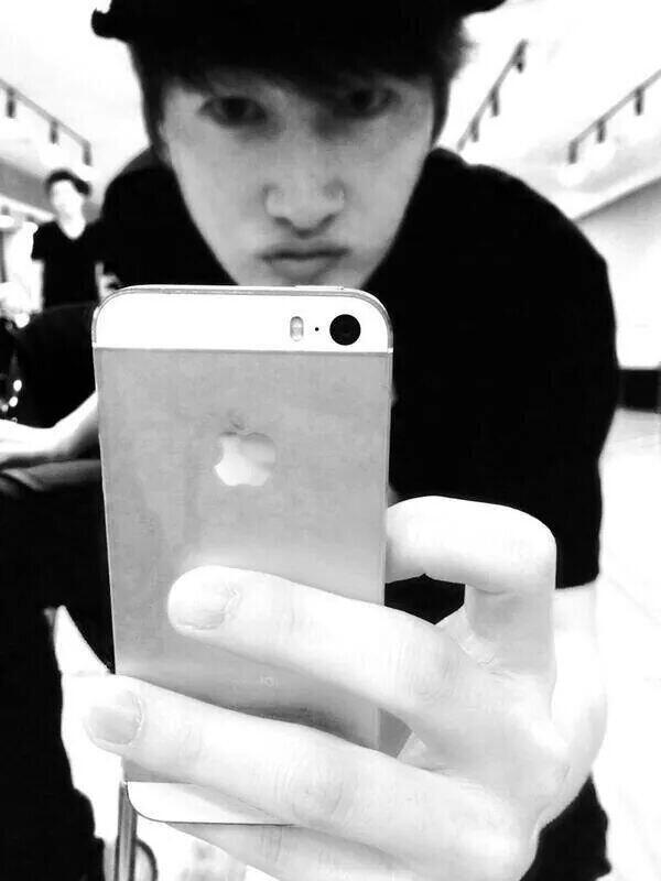 LailaTal's tweet photo. Fuck u  I Adore u ♥ Hyukky ♥ http://t.co/kRgrhh0Ivb
