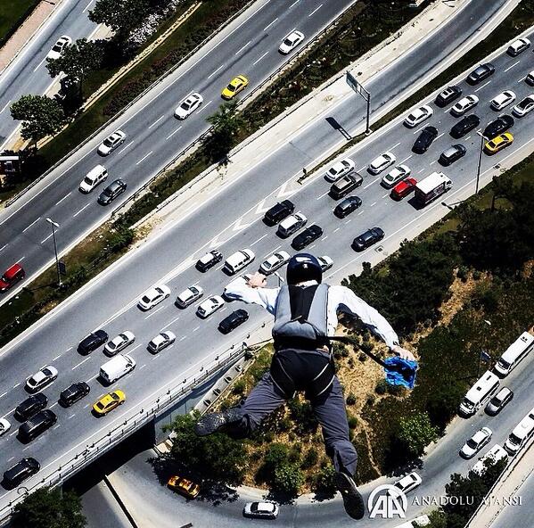 Turkey_Pics's tweet photo. Trial jump from 261-meter Istanbul #Sapphire before the #ProbaseWorldCup Istanbul Showdown (Photo by Bülent Doruk) http://t.co/QMm7tRoApk