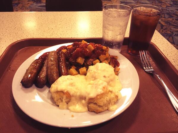 killawolfmusic's tweet image. EDR Chillin #backtobulking #freefood #2drinks