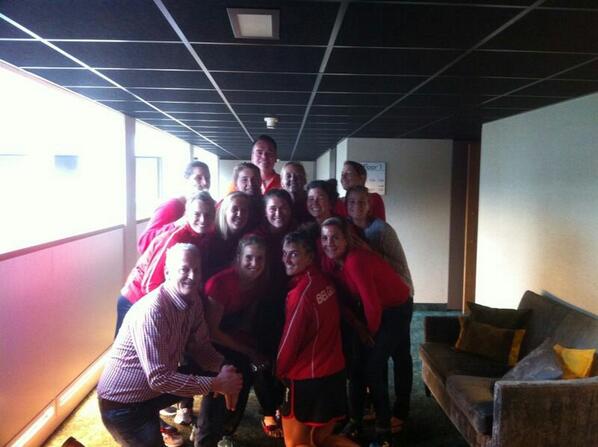 @BELRedPanthers <a href="/Kineworks/">Kineworks</a> , team Van Gorp Medical wenst zowel de heren als dames veel succes bij komend WK hockey.