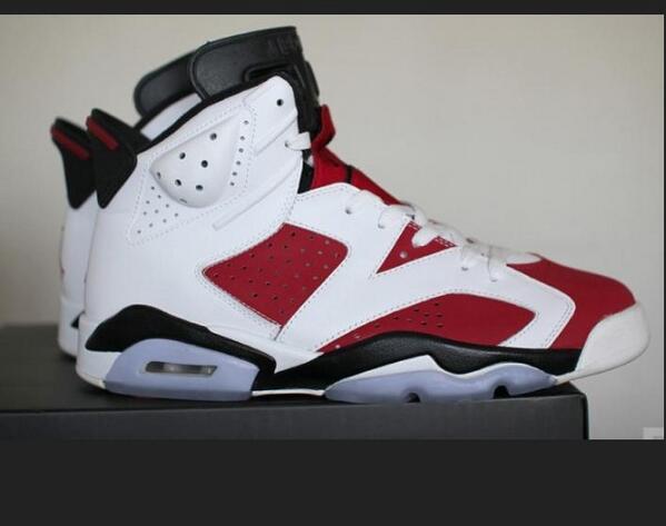 EsaCraz's tweet photo. Some bomb ass shoes !!! 👌👌👌😁😁 http://t.co/wL2UgHRpDV