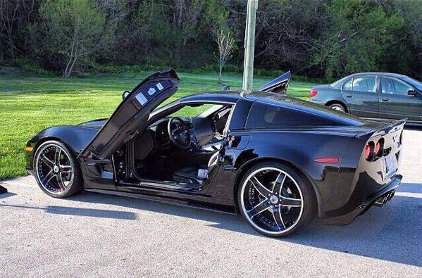 I actually love butterfly doors on Corvettes... ❤️