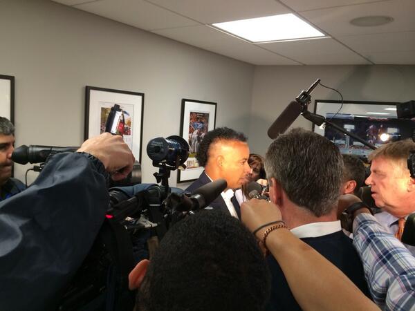 BowRpQDIQAE-5hy.jpg:medium