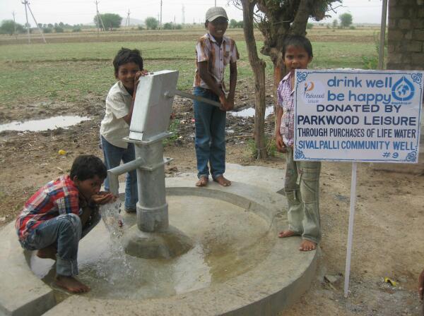 TeamSKonecki's tweet photo. CLEAN WATER FOR ALL 
Be The Solution With Drop4Drop http://t.co/XDuWSnwcW0