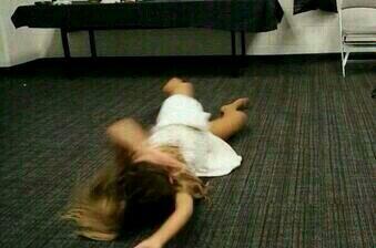 arianaxxdrew's tweet image. @ArianaGrande JFJDKXLFLCLSLS #problemvideothisweek