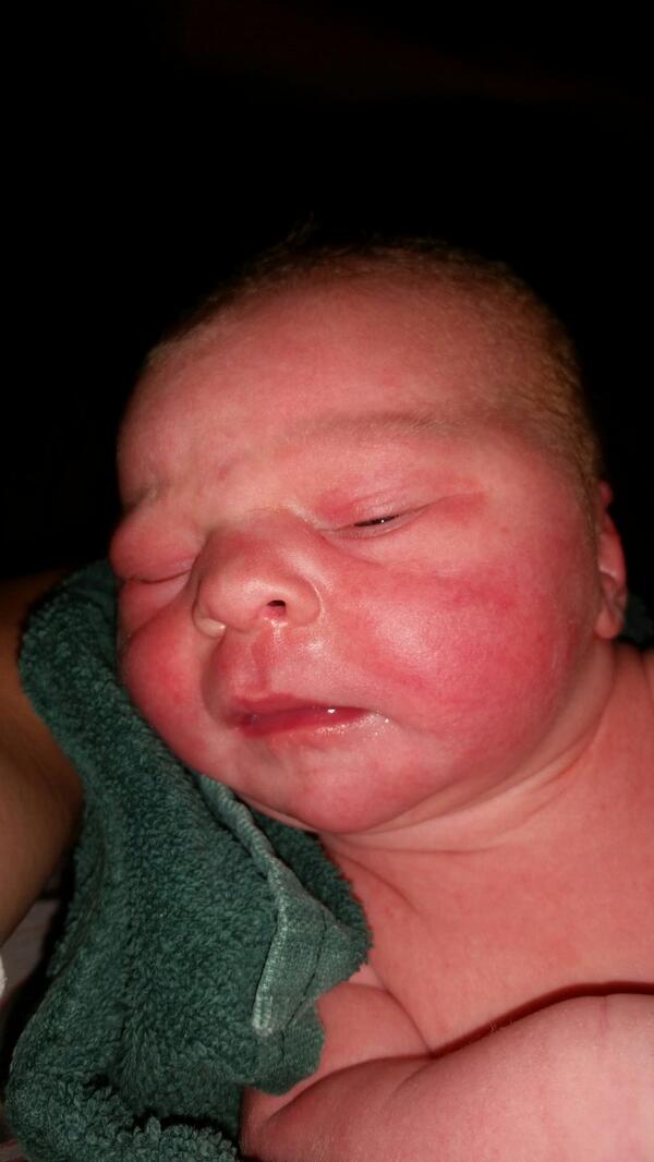 jamesTDI's tweet image. Ladies and gentlemen, I present to you...
&amp;lt;insert Lion King music&amp;gt;
The Rosie! Born at home!
#homebirth #vbac #vba2c