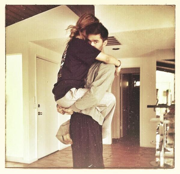 “<a href="/JeremyMichael22/">Jeremy Lewis</a>: Guess who I get to pick up at the airport soon?! ☺️😉 <a href="/kirstin_taylor/">KirstinTM</a> Instagram.com/p/oj0HiVNF4r/ ”d