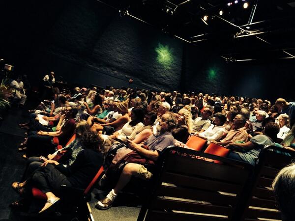 JeffreyMSmith's tweet photo. About to speak at Maui #GMO talk. #NoGMOs http://t.co/3kyKjxBFBa