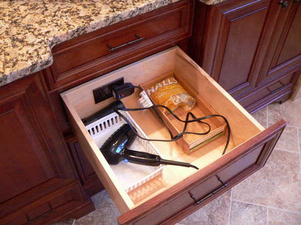 houzz's tweet photo. How to Childproof Your Bathroom

See the full Ideabook here: http://t.co/G2v5DwfZ8W http://t.co/6Xju1ckWtV