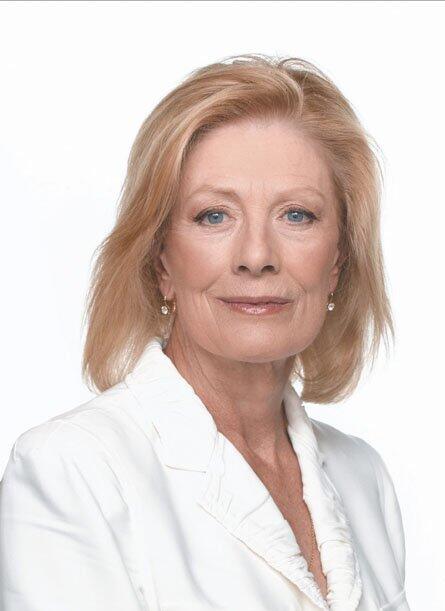 BookstoFilmsInc's tweet photo. #VanessaRedgrave, is an English actress of stage, as well as a #politicalactivist. Read more: http://t.co/Utq13sJqGC http://t.co/2kIl7ty4kA
